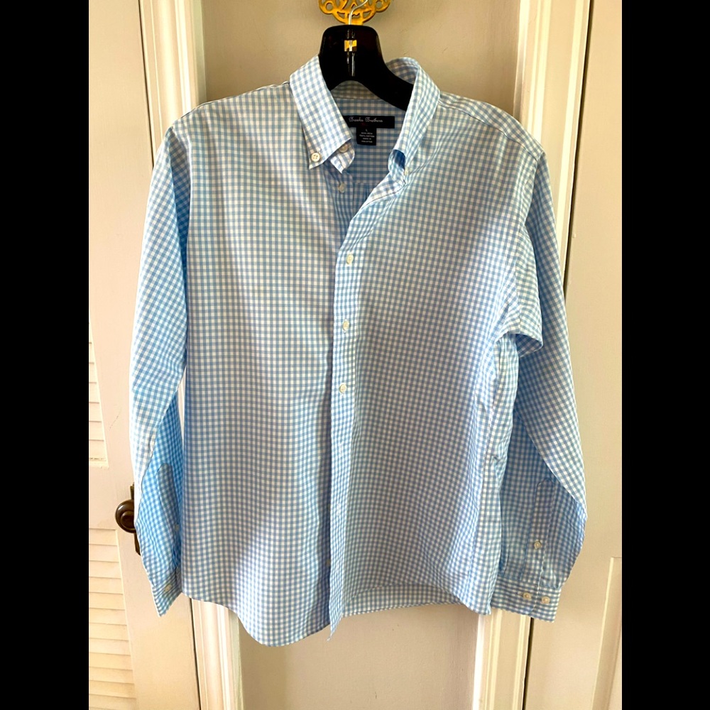 Brooks Brothers Boys no iron button down; blue/white checks. SZ L